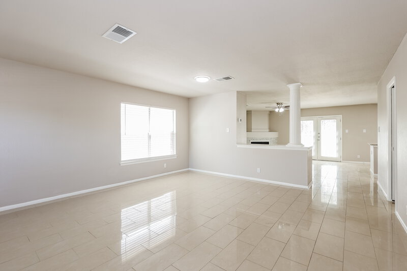 2,475/Mo, 11015 Cedar Park San Antonio, TX 78249 Living Room View 2