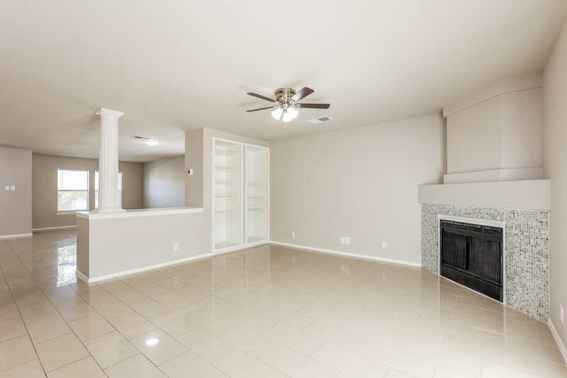 2,475/Mo, 11015 Cedar Park San Antonio, TX 78249 Living Room View 3