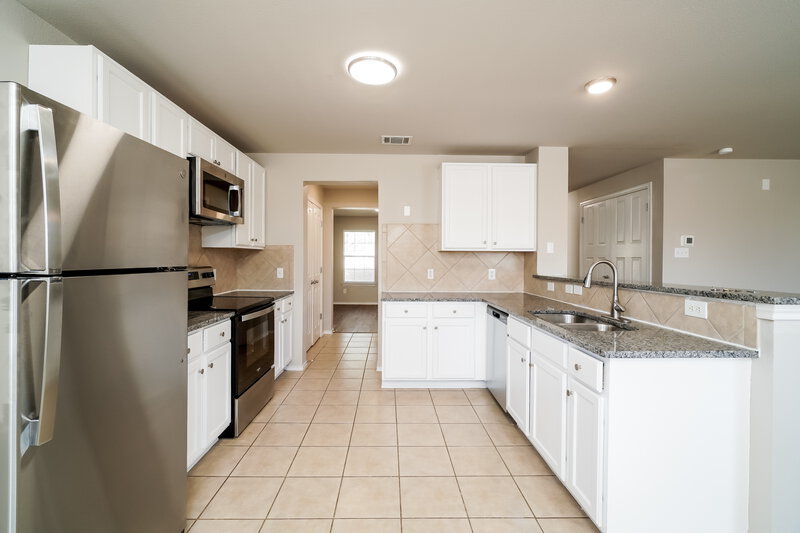 2,010/Mo, 117 Steer Ln Cibolo, TX 78108 Kitchen View