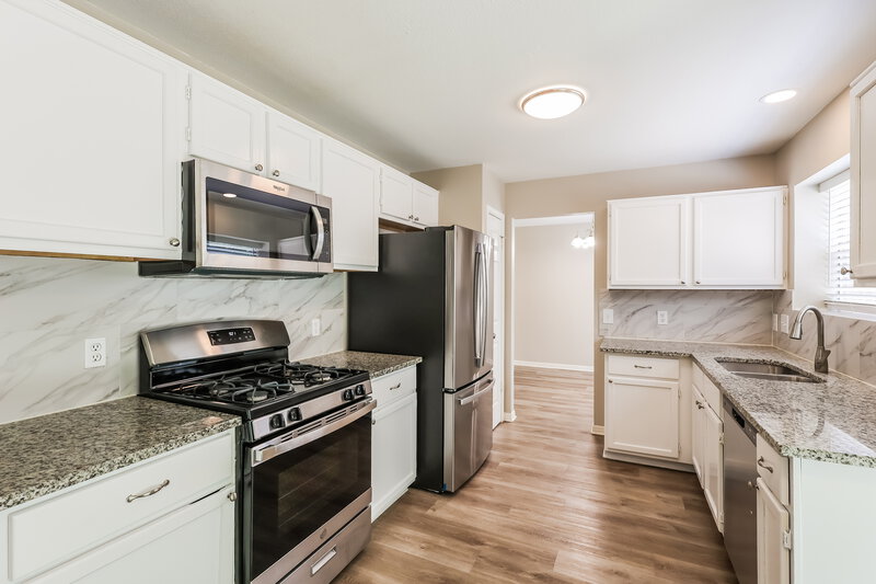 1,935/Mo, 10503 Coyote Hl Converse, TX 78109 Kitchen View