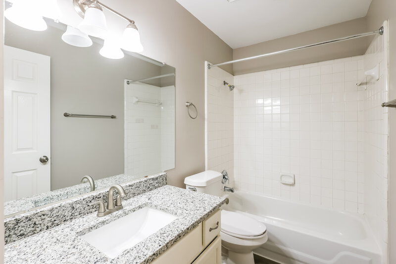 1,935/Mo, 10503 Coyote Hl Converse, TX 78109 Bathroom View
