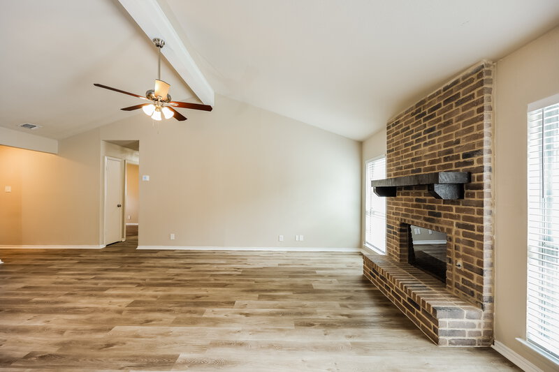 1,810/Mo, 4614 Wetz Dr San Antonio, TX 78217 Living Room View 3