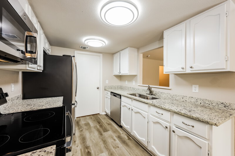 1,810/Mo, 4614 Wetz Dr San Antonio, TX 78217 Kitchen View 2