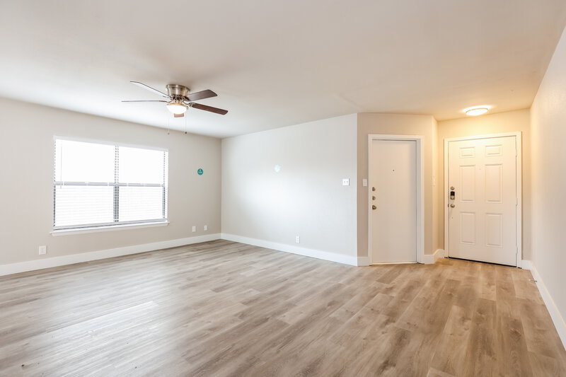 1,665/Mo, 8042 Swindow Cir Converse, TX 78109 Living Room View 2
