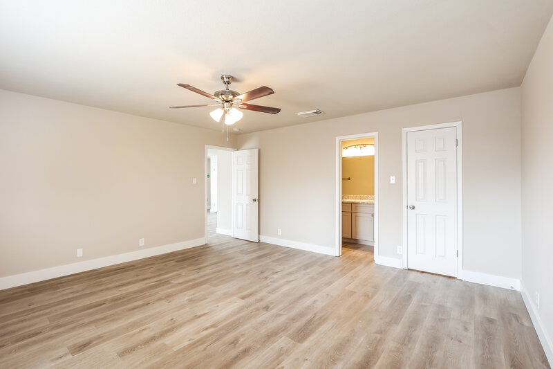 1,665/Mo, 8042 Swindow Cir Converse, TX 78109 Main Bedroom View