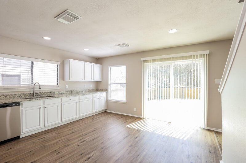 2,130/Mo, 10218 Sandbrook Hl San Antonio, TX 78254 Dining Room View