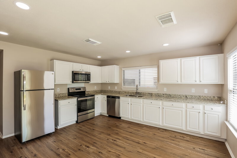 2,130/Mo, 10218 Sandbrook Hl San Antonio, TX 78254 Kitchen View 3