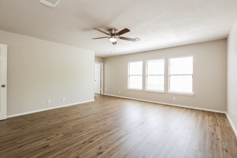 2,130/Mo, 10218 Sandbrook Hl San Antonio, TX 78254 Main Bedroom View 2