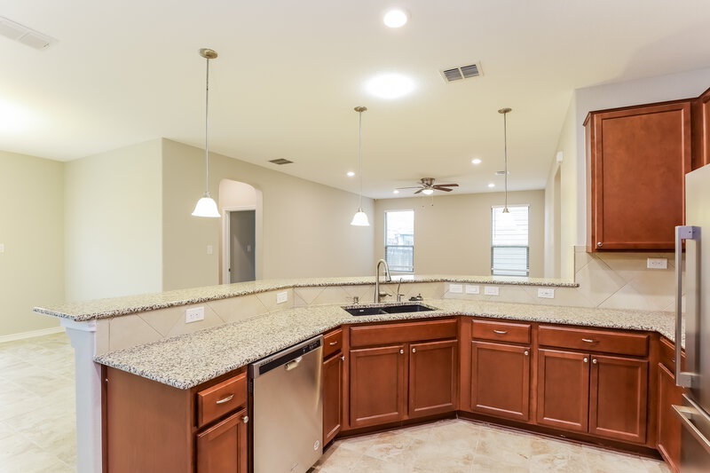 1,805/Mo, 6447 Wind Cyn San Antonio, TX 78239 Kitchen View 4