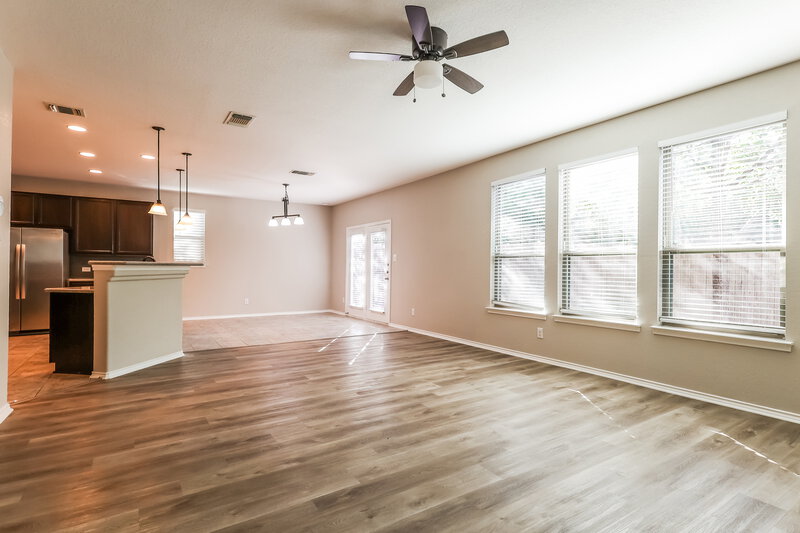 0/Mo, 6839 Loma Blanca San Antonio, TX 78233 Living Room View