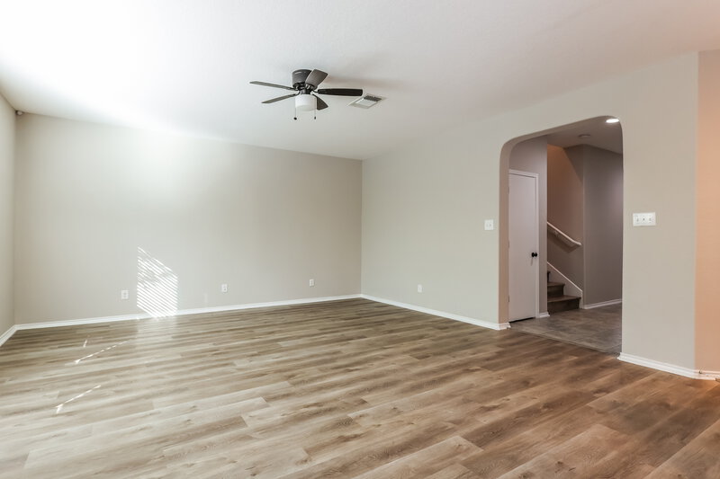 0/Mo, 6839 Loma Blanca San Antonio, TX 78233 Living Room View 3