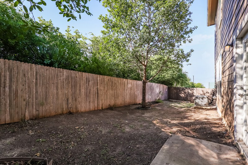 0/Mo, 6839 Loma Blanca San Antonio, TX 78233 Exterior View