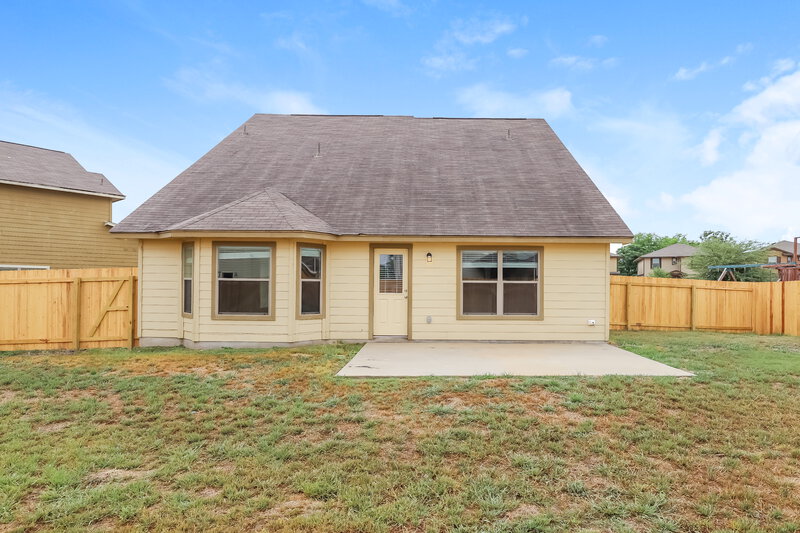 2,840/Mo, 10123 Bonavantura San Antonio, TX 78245 Rear View