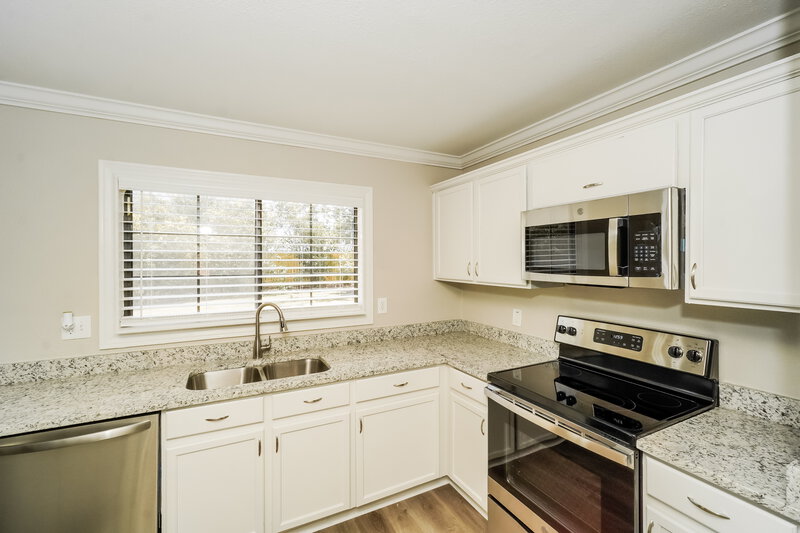 2,295/Mo, 7030 Raintree Frst San Antonio, TX 78233 Kitchen View