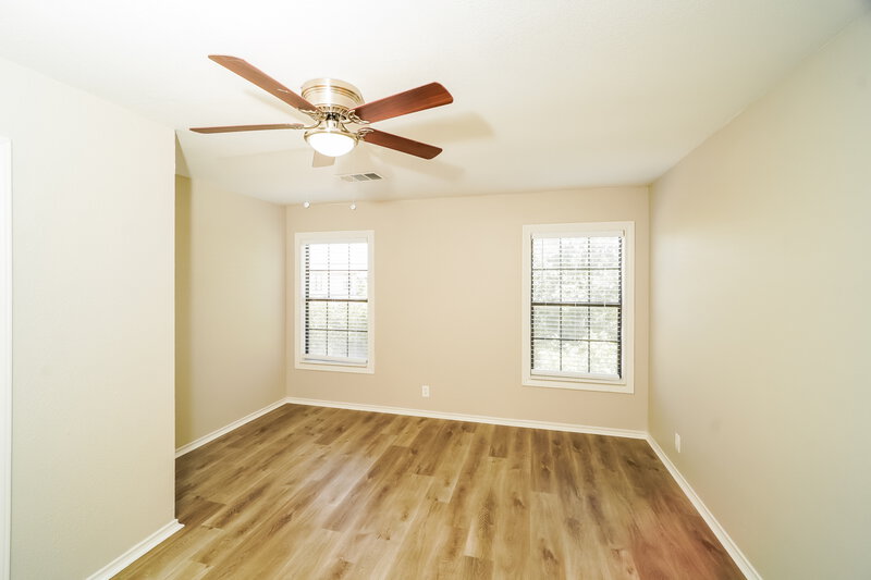 2,295/Mo, 7030 Raintree Frst San Antonio, TX 78233 Main Bedroom View 2