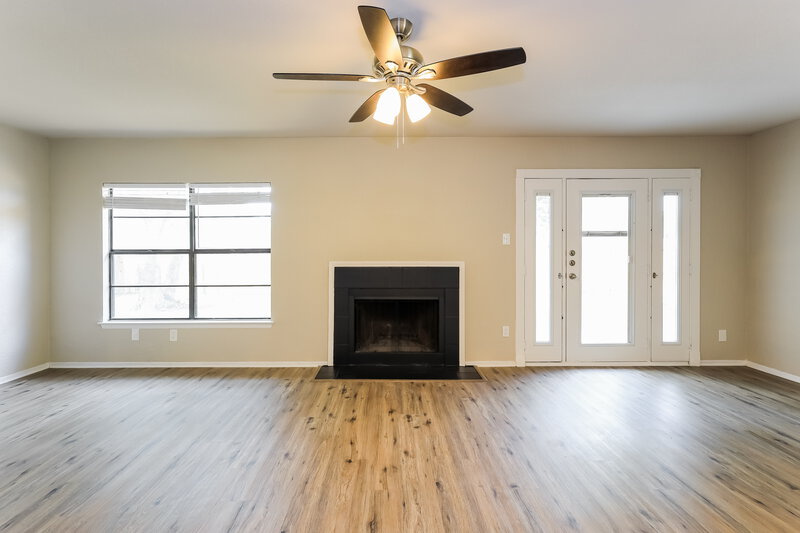 1,745/Mo, 9106 Valley Rdg San Antonio, TX 78250 Living Room View