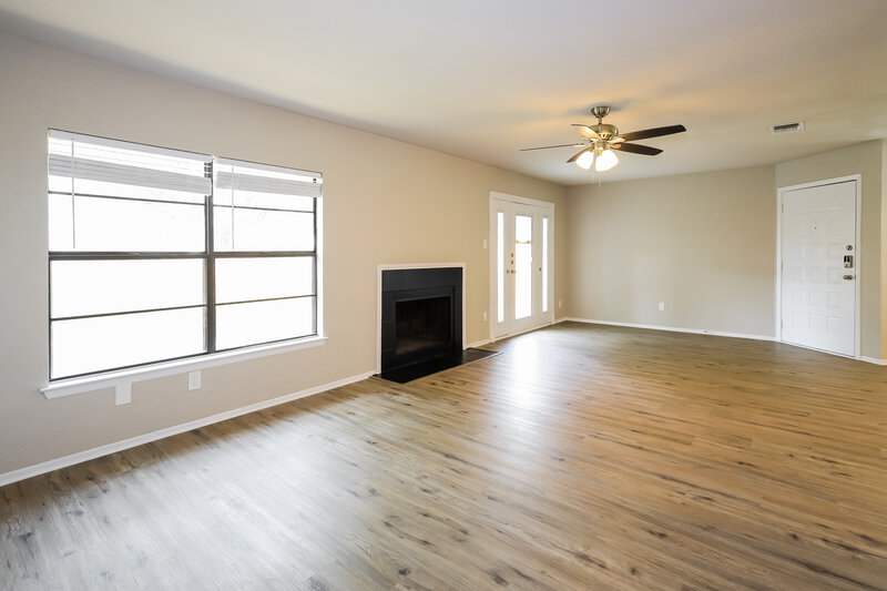 1,745/Mo, 9106 Valley Rdg San Antonio, TX 78250 Living Room View 3