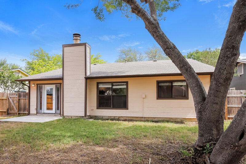 1,745/Mo, 9106 Valley Rdg San Antonio, TX 78250 Rear View 3