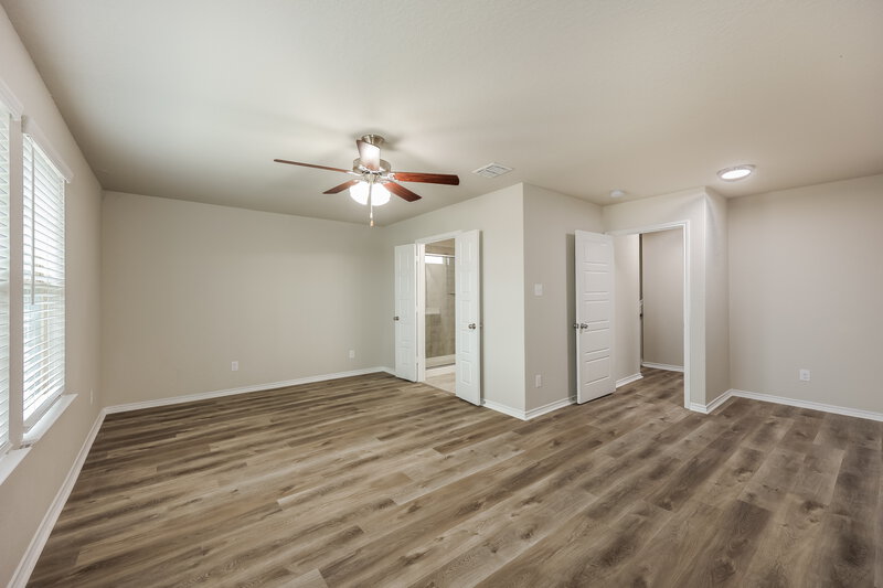 2,135/Mo, 501 Hunters Rnch E San Antonio, TX 78253 Main Bedroom View