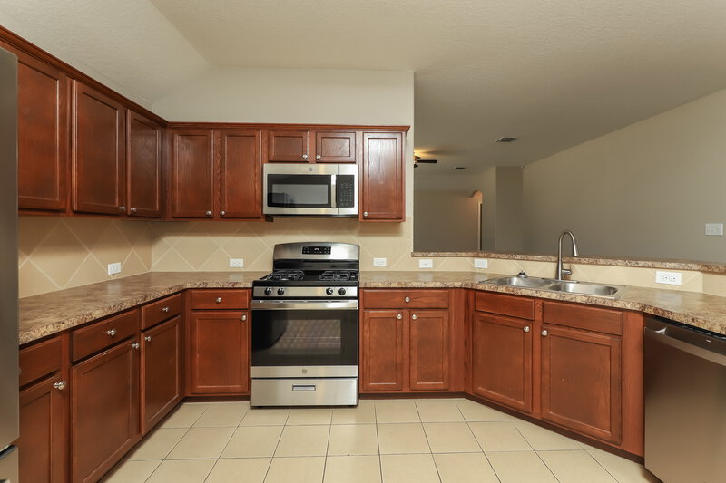 1,945/Mo, 8450 Pale Horse Ln San Antonio, TX 78254 Kitchen View 2