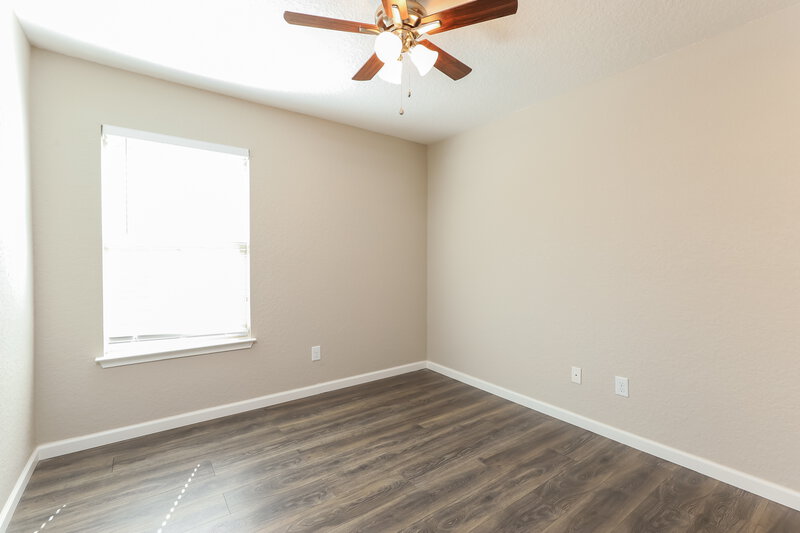 1,945/Mo, 8450 Pale Horse Ln San Antonio, TX 78254 Bedroom View 3