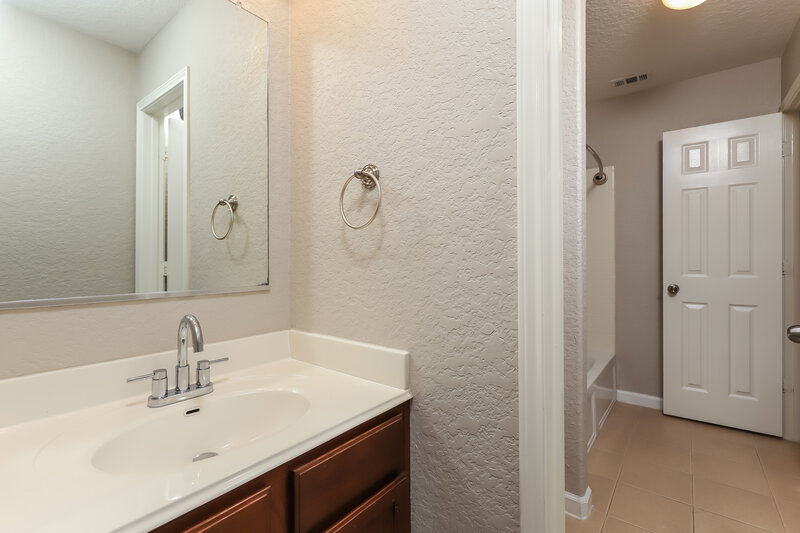 1,945/Mo, 8450 Pale Horse Ln San Antonio, TX 78254 Bathroom View
