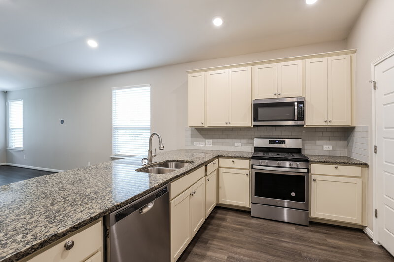 1,860/Mo, 13338 Badlands Bnd Saint Hedwig, TX 78152 Kitchen View 2