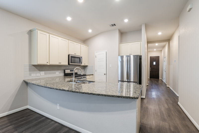 1,860/Mo, 13338 Badlands Bnd Saint Hedwig, TX 78152 Kitchen View 3