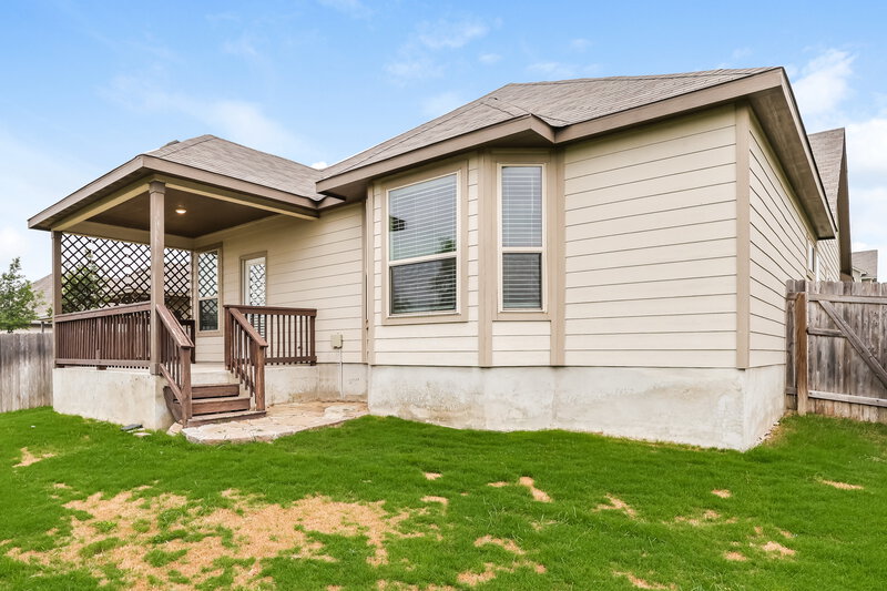 1,860/Mo, 13338 Badlands Bnd Saint Hedwig, TX 78152 Rear View