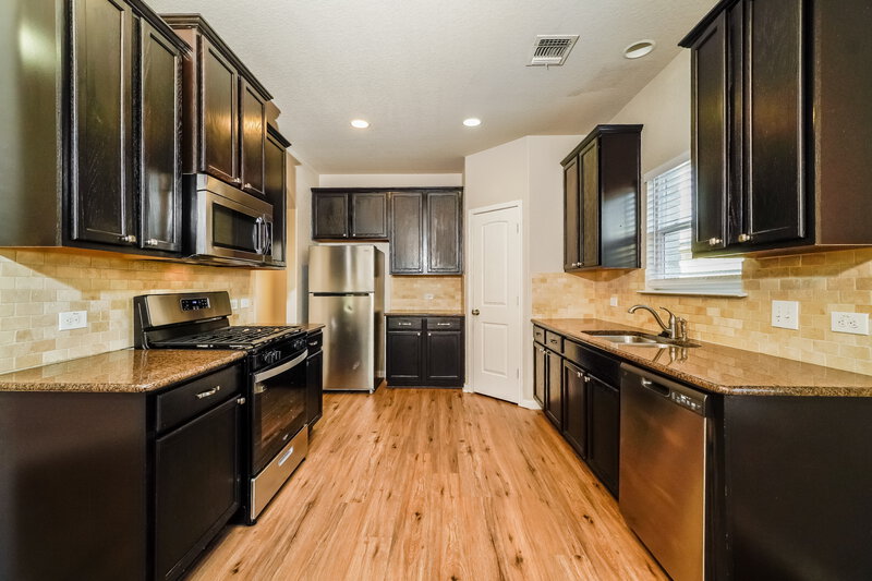 2,195/Mo, 252 Oak Creek Way New Braunfels, TX 78130 Kitchen View 2