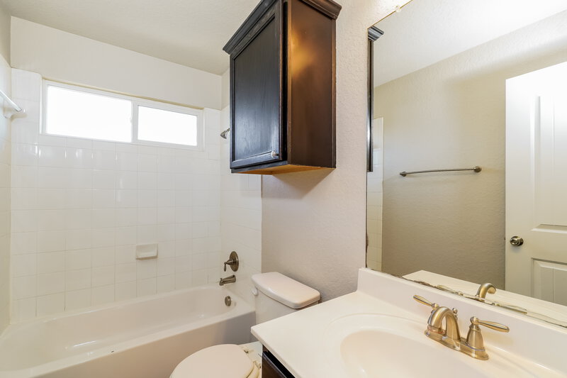 2,195/Mo, 252 Oak Creek Way New Braunfels, TX 78130 Bathroom View