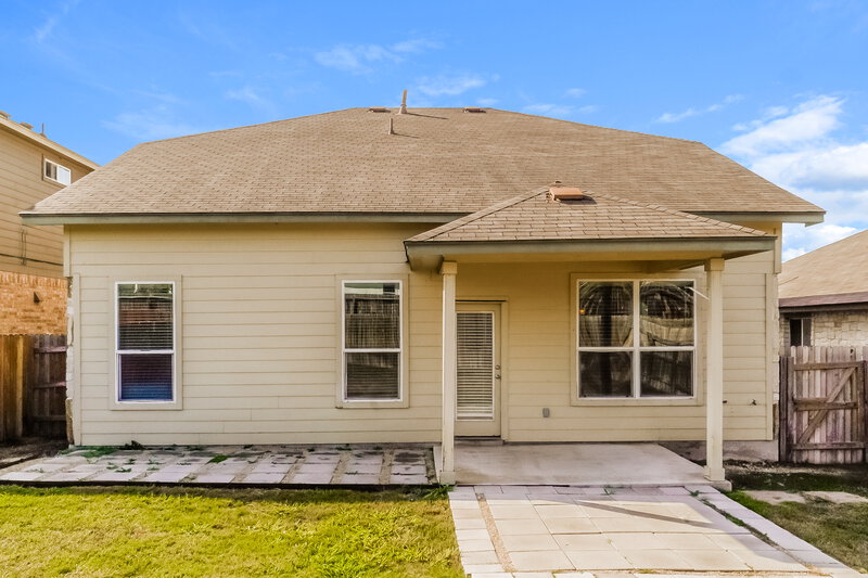 2,195/Mo, 252 Oak Creek Way New Braunfels, TX 78130 Rear View