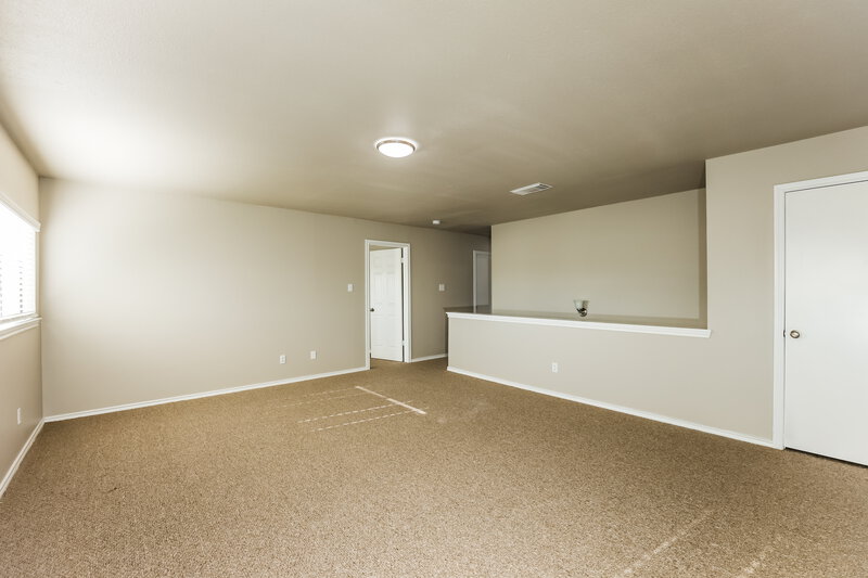 1,815/Mo, 5207 Colton Crk San Antonio, TX 78251 Family Room View 2