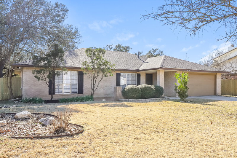 2,280/Mo, 6138 Bloomwood St San Antonio, TX 78249 Front View