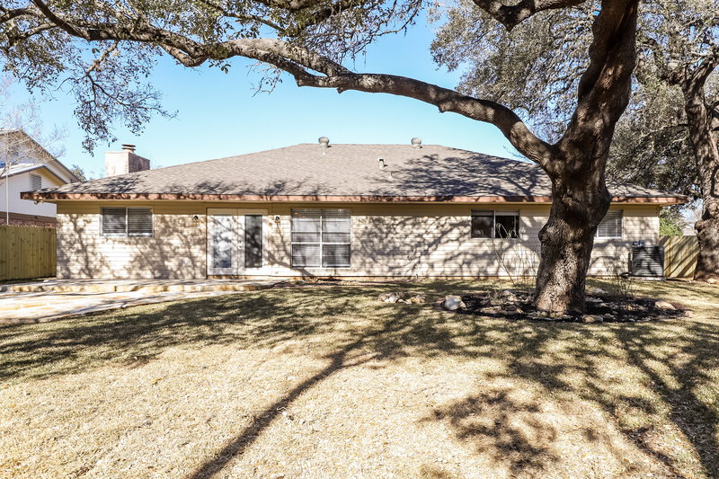 2,280/Mo, 6138 Bloomwood St San Antonio, TX 78249 Rear View