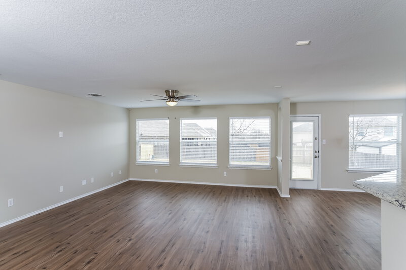 2,270/Mo, 10114 Shetland Gate San Antonio, TX 78254 Living Room View