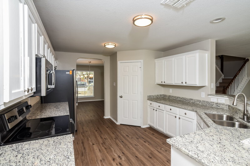 2,270/Mo, 10114 Shetland Gate San Antonio, TX 78254 Kitchen View