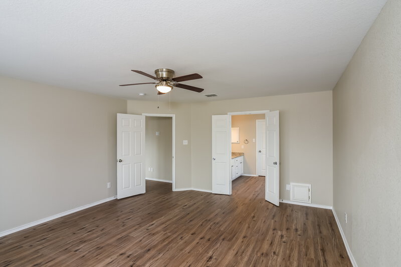 2,270/Mo, 10114 Shetland Gate San Antonio, TX 78254 Main Bedroom View 2