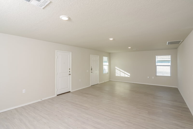 1,620/Mo, 13115 Ashworth Blvd San Antonio, TX 78221 Living Room View 2