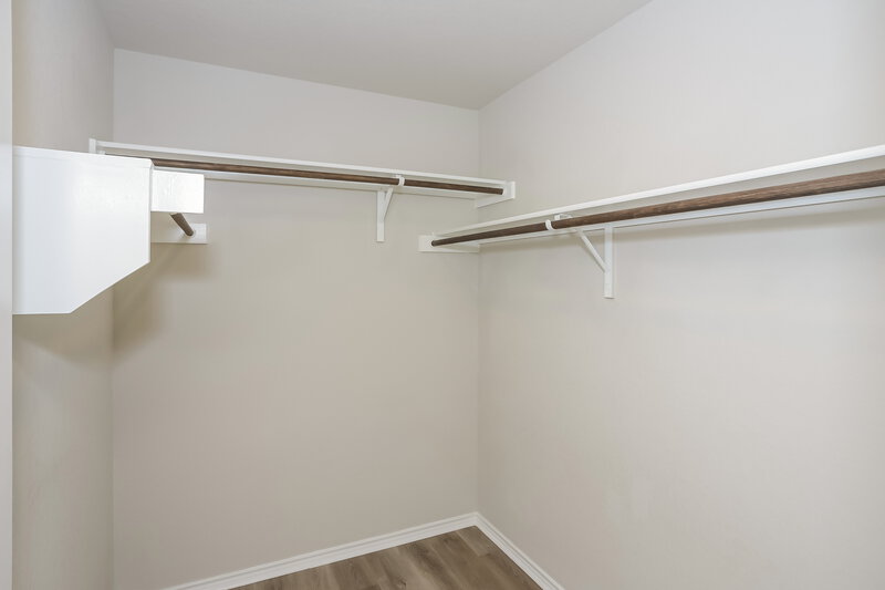 1,620/Mo, 13115 Ashworth Blvd San Antonio, TX 78221 Walk In Closet View