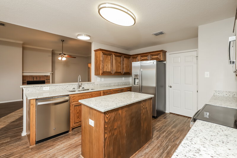 1,890/Mo, 7406 Horizon Pt San Antonio, TX 78242 Kitchen View 2