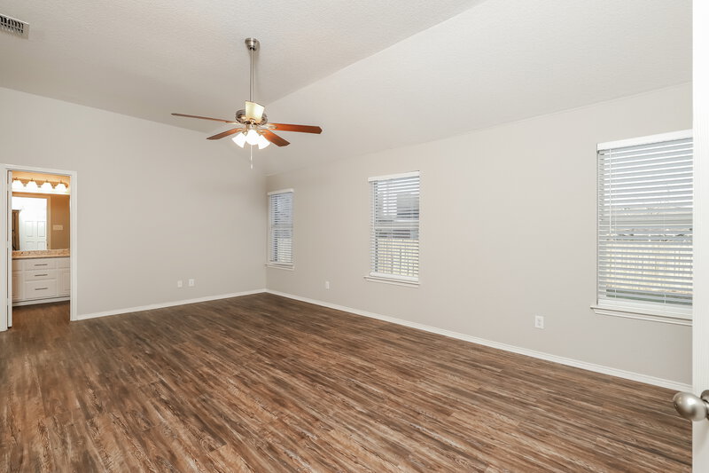 1,890/Mo, 7406 Horizon Pt San Antonio, TX 78242 Main Bedroom View