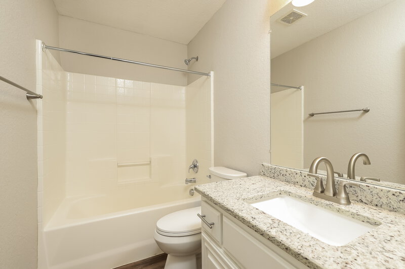 1,890/Mo, 7406 Horizon Pt San Antonio, TX 78242 Bathroom View