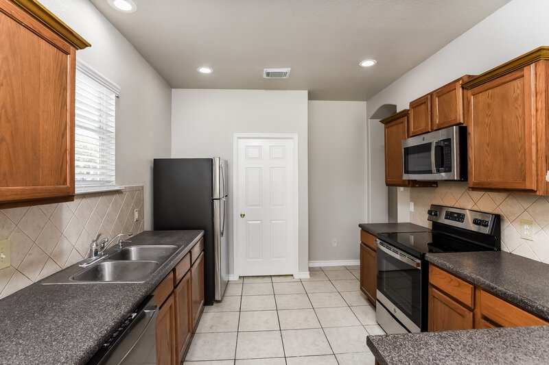 2,615/Mo, 111 Eagle Vail San Antonio, TX 78258 Kitchen View