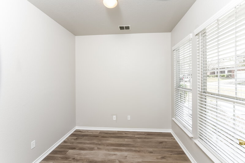 2,615/Mo, 111 Eagle Vail San Antonio, TX 78258 Office View