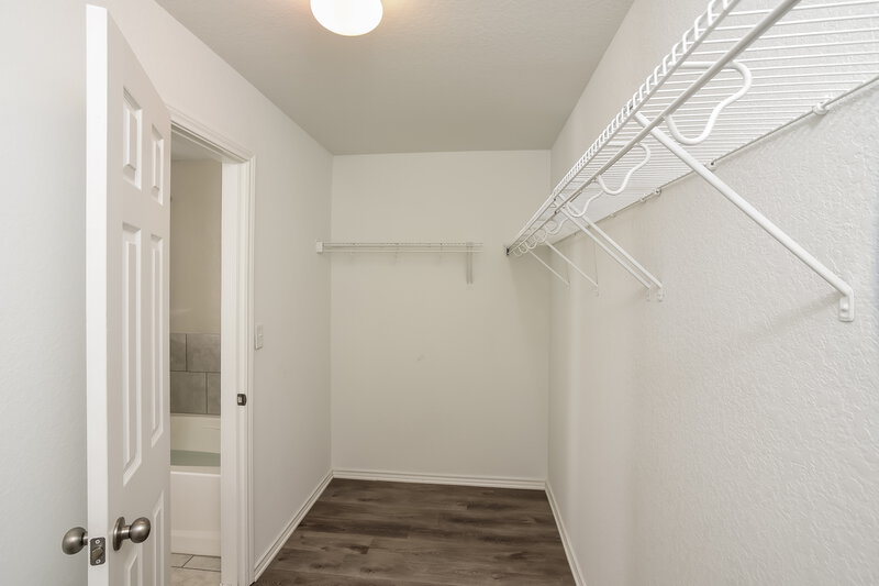 2,020/Mo, 10730 Castello Cyn San Antonio, TX 78254 Walk In Closet View
