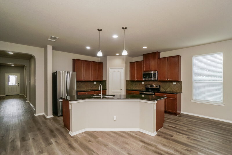 2,400/Mo, 20107 Silver Strm San Antonio, TX 78259 Kitchen View