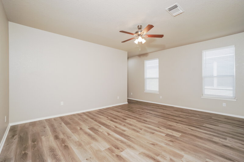 2,400/Mo, 20107 Silver Strm San Antonio, TX 78259 Main Bedroom View