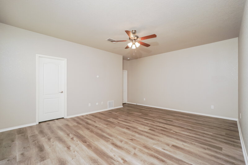 2,400/Mo, 20107 Silver Strm San Antonio, TX 78259 Main Bedroom View 2