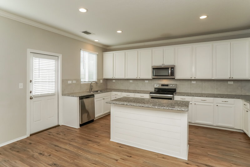 2,495/Mo, 27402 Emilie Cyn San Antonio, TX 78260 Kitchen View 2